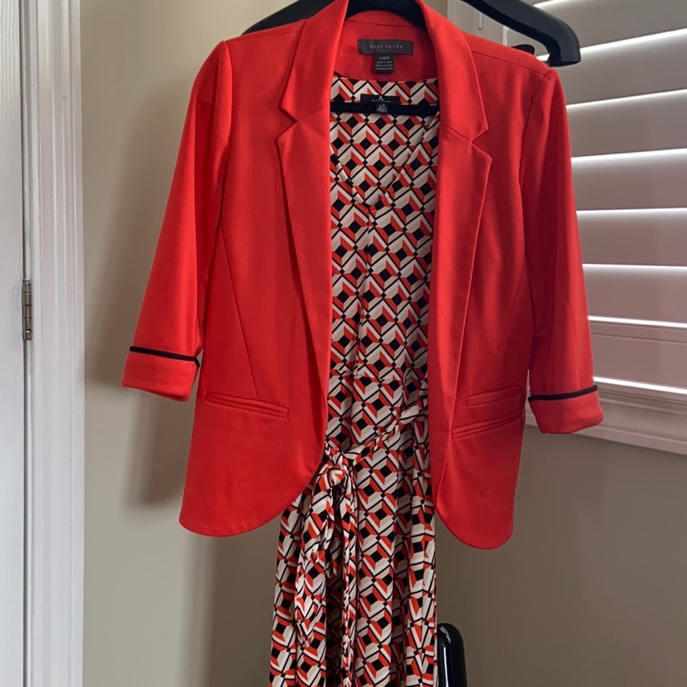Great for the office. Belted dress and matching blazer. Fully washable. Size L